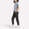 Damen-T-Shirt mit großem Logo und Rundhalsausschnitt