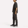 Herren-Jogginghose im College-Stil
