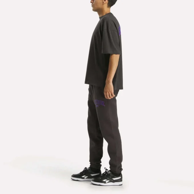 Herren-Jogginghose im College-Stil