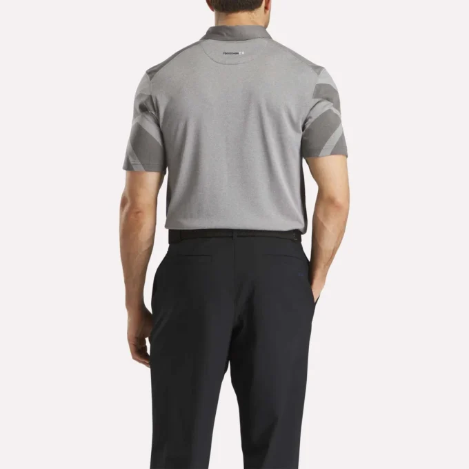 Herren-Poloshirt mit kurzen Ärmeln und charakteristischem Vector-Ärmel
