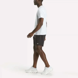 Herren-T-Shirt mit großem Logo und Rundhalsausschnitt