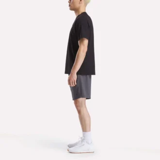 Herren-T-Shirt mit kleinem Logo, Rundhalsausschnitt und kurzen Ärmeln