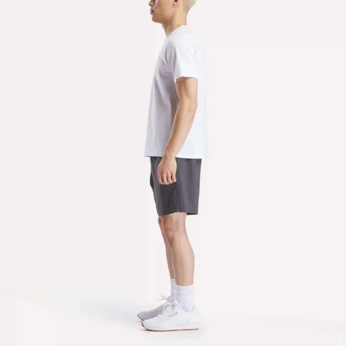 Herren-T-Shirt mit kleinem Logo, Rundhalsausschnitt und kurzen Ärmeln