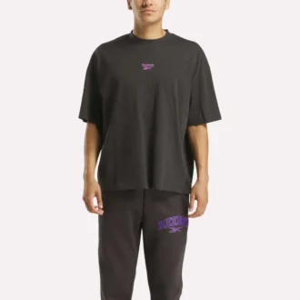 Herren-Varsity-T-Shirt