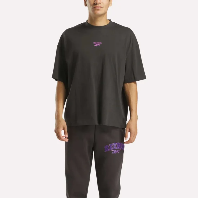 Herren-Varsity-T-Shirt