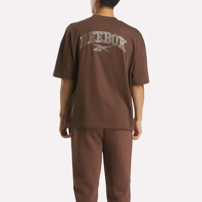 Herren-Varsity-T-Shirt