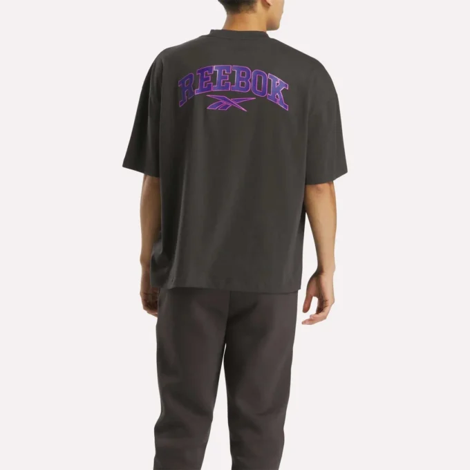 Herren-Varsity-T-Shirt