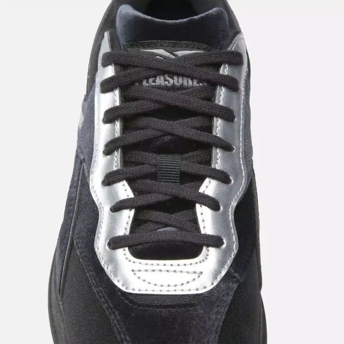 Reebok x PLEASURES Hammer Street Schuhe