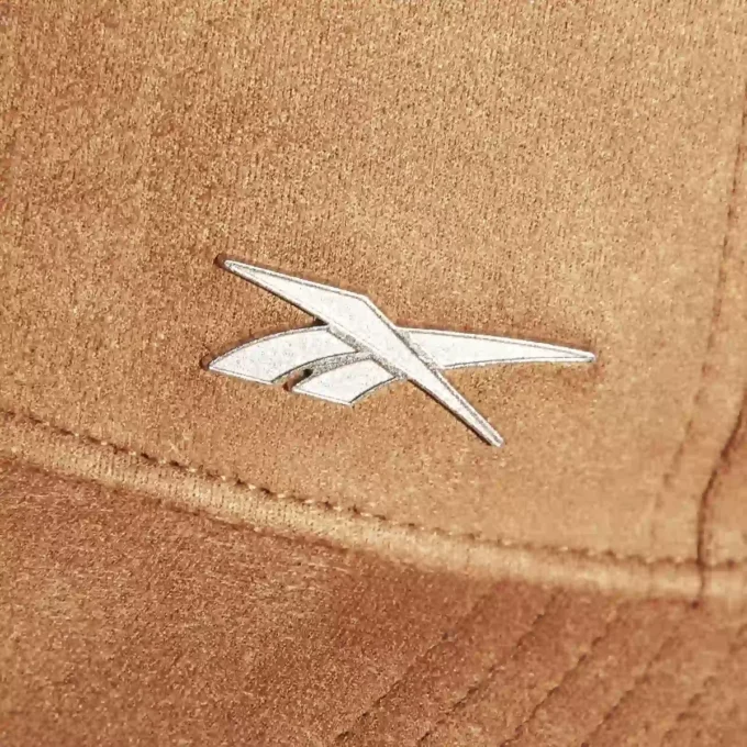 Wildleder-Badge-Kappe